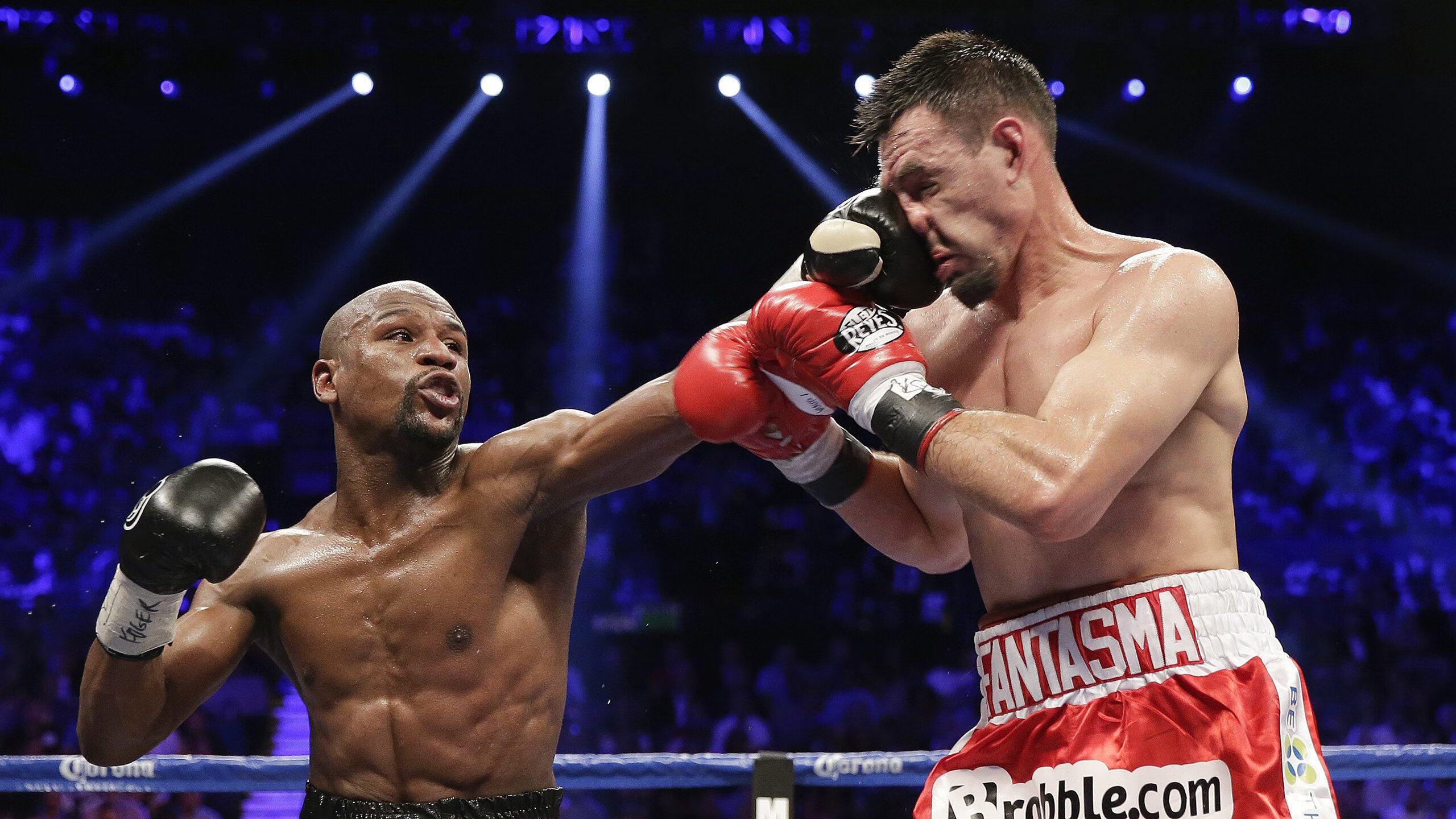 高芙复出首秀出彩，新疆男篮主场大胜俄克拉荷马城雷霆，豪取40连胜